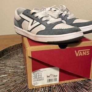 Vans Lowland Cc.